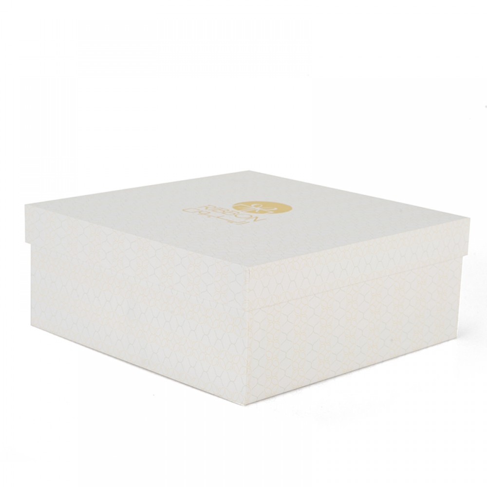 Caja de cartón con tapa blanca y sin tapa.