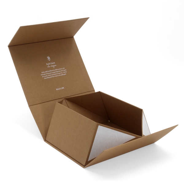 Individuelle, faltbare Geschenkbox aus Kraftpapier