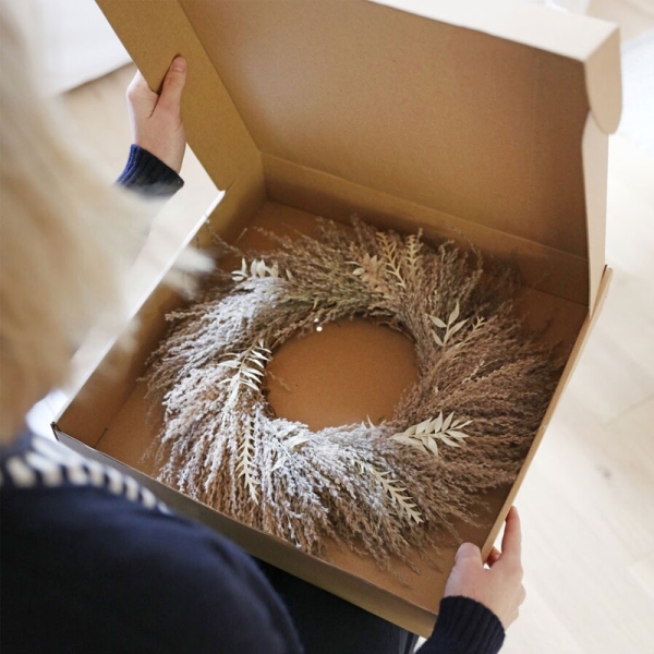 Custom wreath shipping box