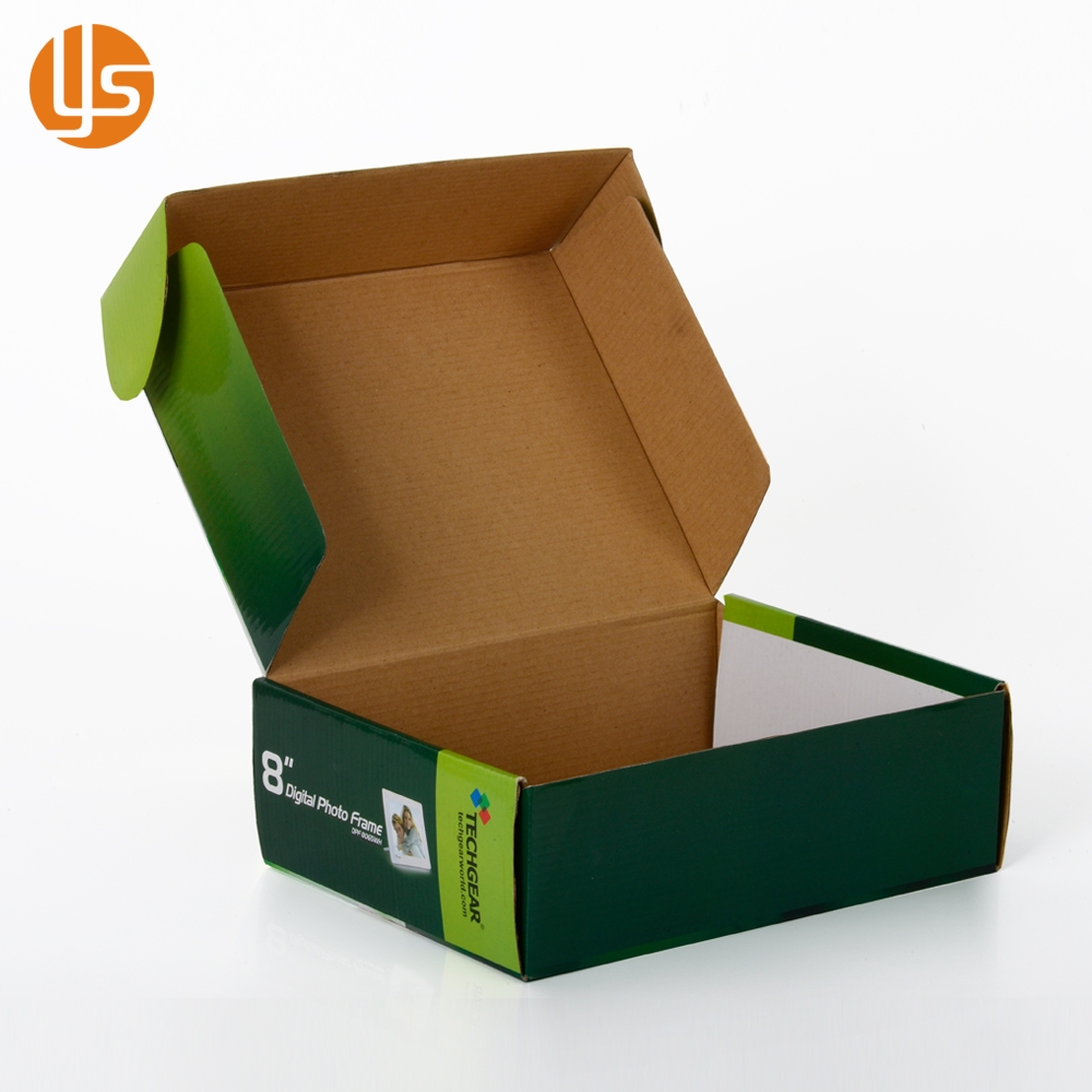 Información del producto Tamaño 27x20x9 cm Material 250g CCNB + E flauta Caja ondulada Caja de correo corrugado Tratamiento de la superficie Laminación brillante Características opcionales (Hacer por encargo) Material (1) 250/300 gsm CCNB o papel Kraft (2