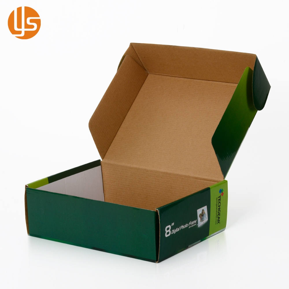 Información del producto Tamaño 27x20x9 cm Material 250g CCNB + E flauta Caja ondulada Caja de correo corrugado Tratamiento de la superficie Laminación brillante Características opcionales (Hacer por encargo) Material (1) 250/300 gsm CCNB o papel Kraft (2