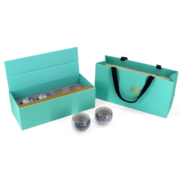 Teacups set gift box and bag