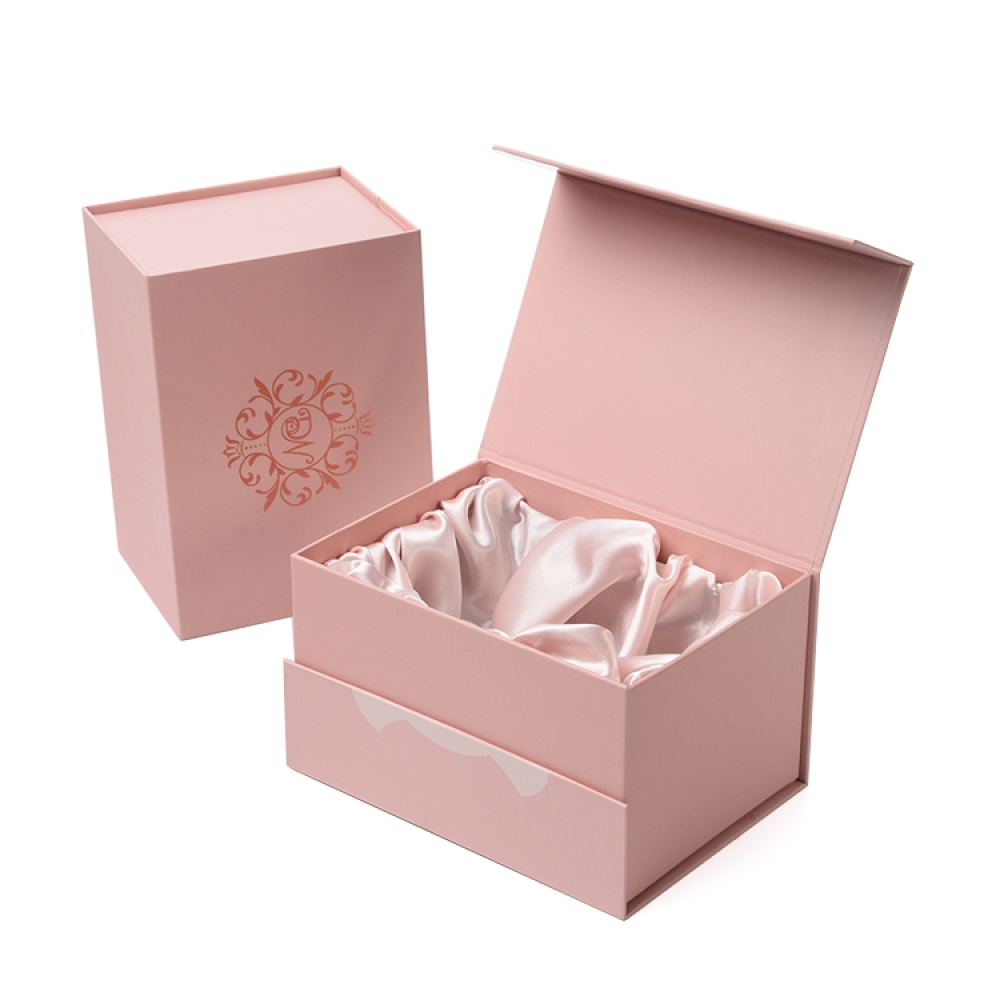 Pink Paper Gift Boxes With Magnetic Catch / Jewelry Cardboard Box