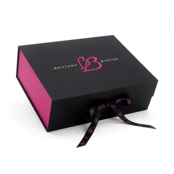 Leere Geschenkboxen zum Valentinstag